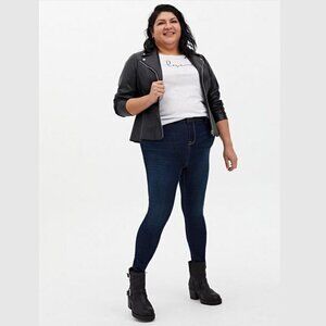 Torrid - 28 Short, MidFit Skinny Super Soft High-Rise Jean in Basin Deep Blue‌‌‌